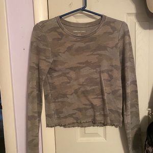 American Eagle Cropped Long Sleeved CAMO Tee